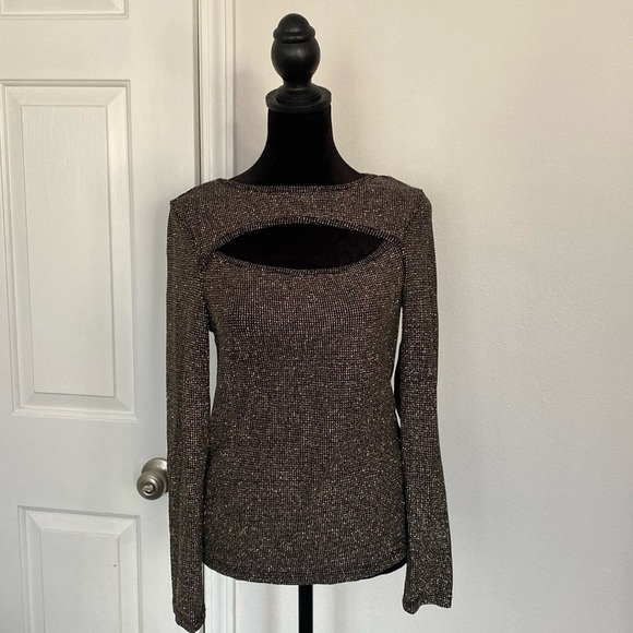 Vero Moda cut out sparkle blouse. - Picture 1 of 11